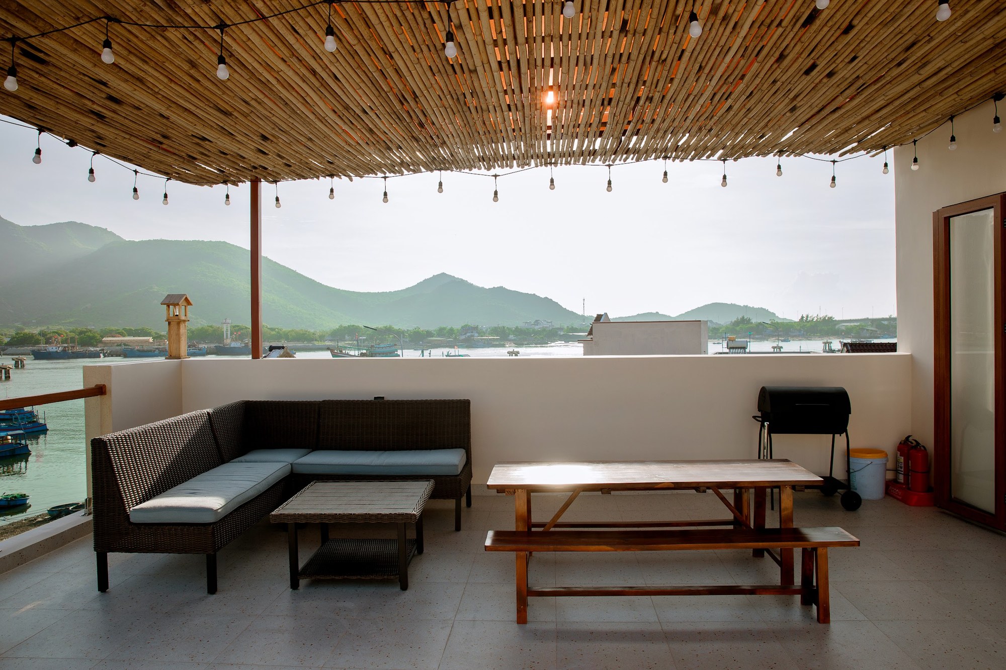 Sân thượng & BBQ, góc 1