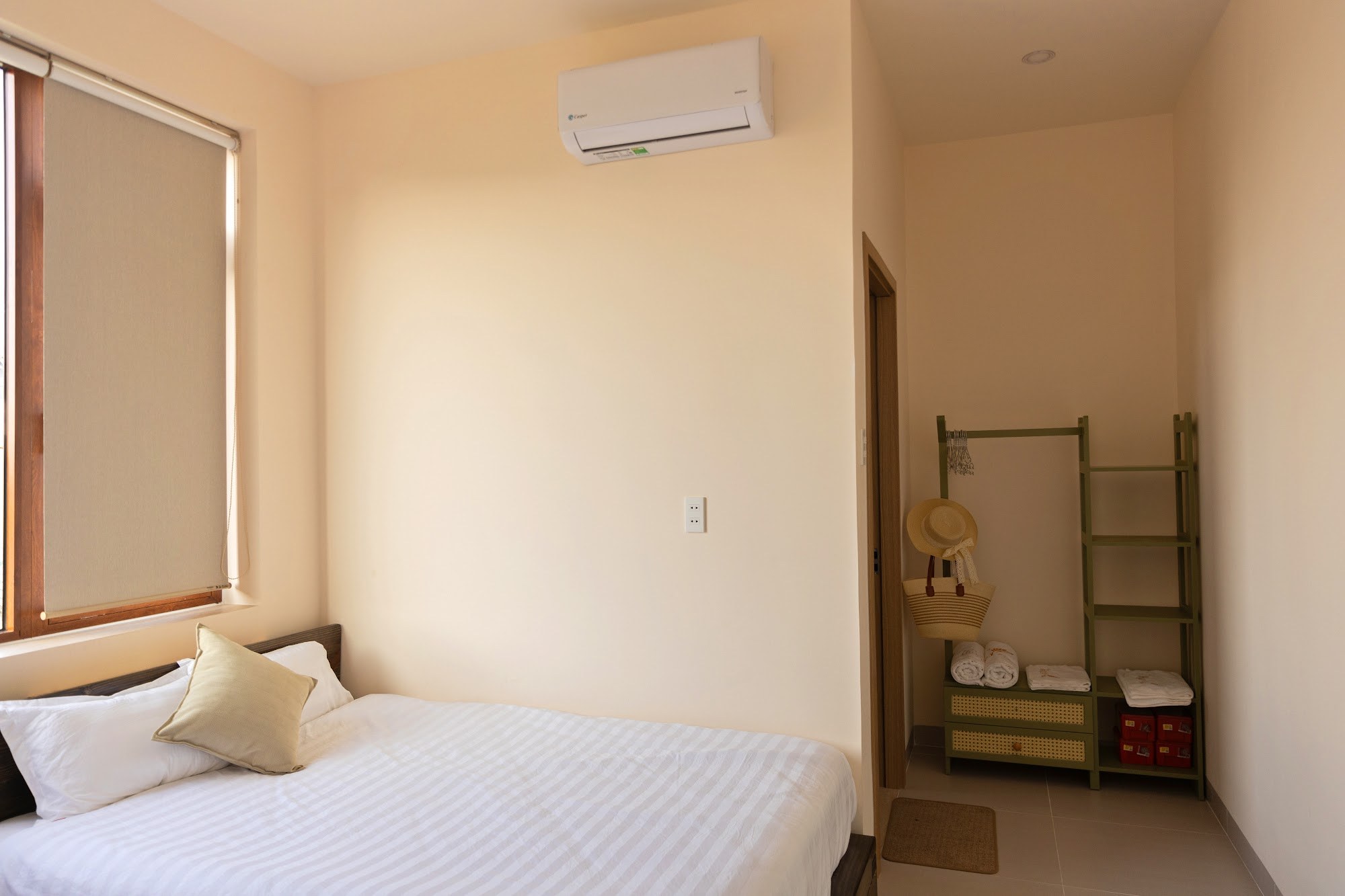 Gió Mát: Góc nhìn từ giường đến tủ đồ